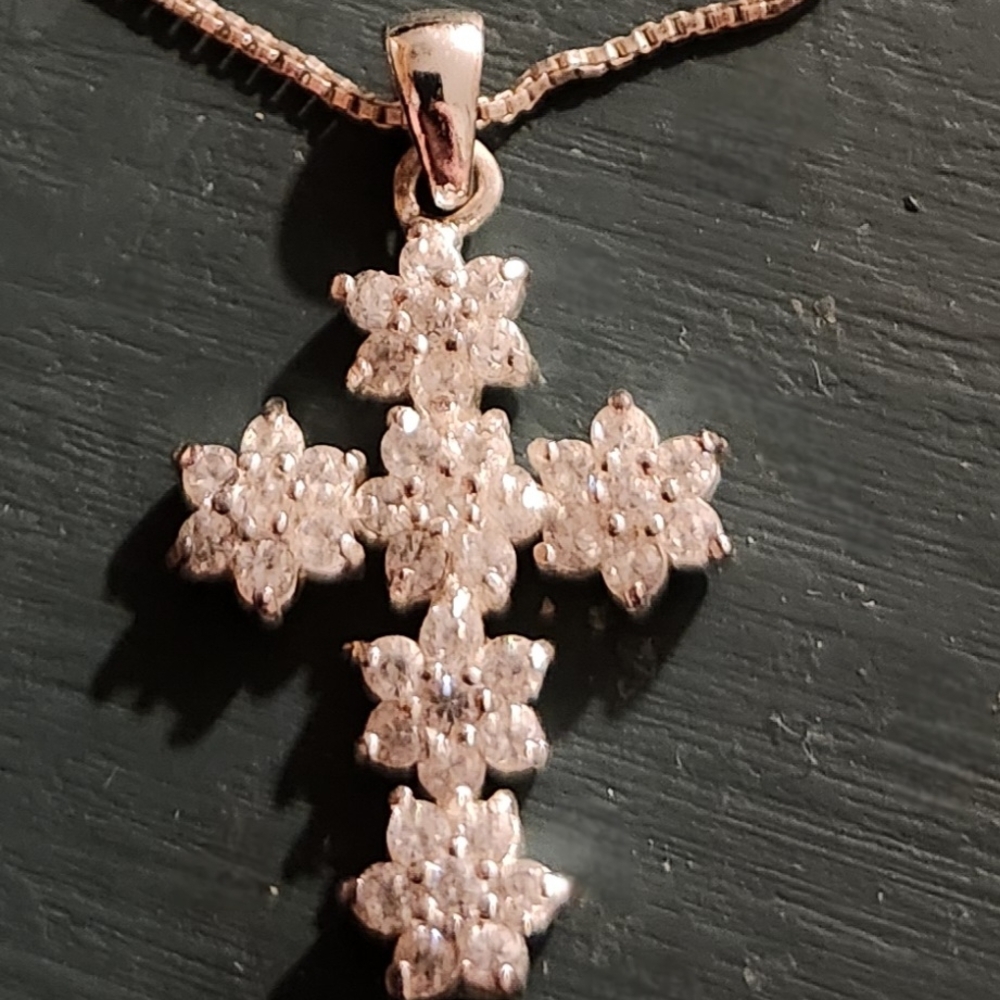 Elegant Silver Floral Cross Pendant Necklace
